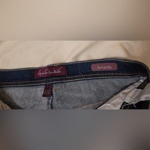 Gloria Vanderbilt Original Slimming Jeans. Never worn.